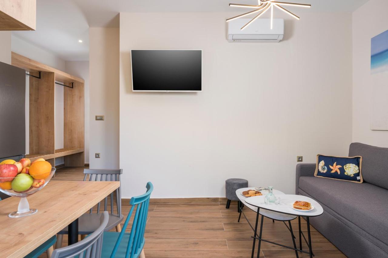 Aequor Luxury Rooms & Apartments 加藤-达拉特索 外观 照片