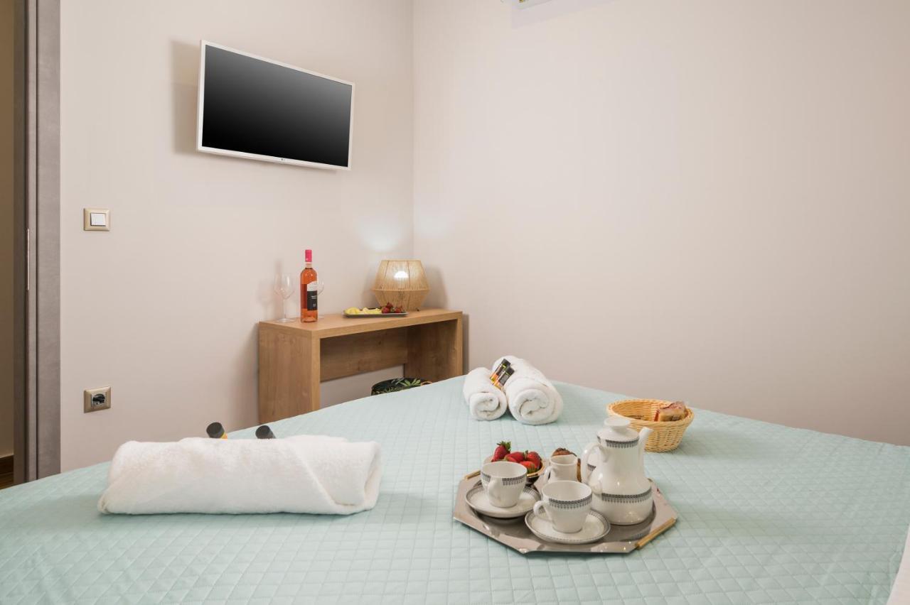 Aequor Luxury Rooms & Apartments 加藤-达拉特索 外观 照片